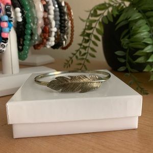 Leaf bracelet
